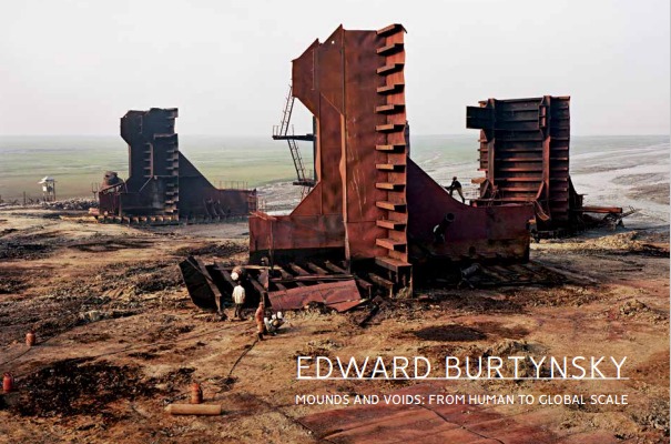 Edward Burtynsky, Mound and Voids : From Human to Global Scale 