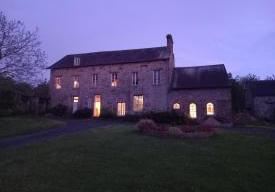 Visite des extérieurs de la ferme du Boisjugan